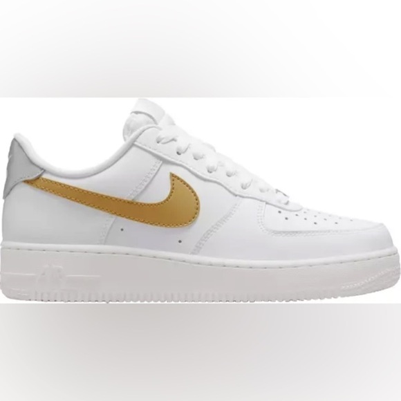 Nike Women's Size 8 Air Force 1 '07 Sneakers White Metallic Gold Swoosh - Picture 1 of 11
